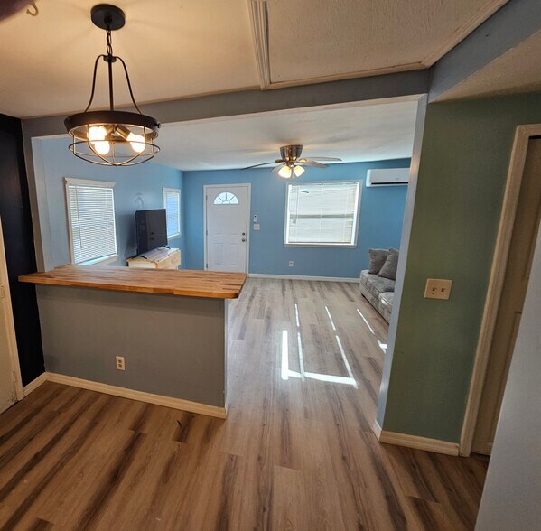 Building Photo - 4310 Garden Rd