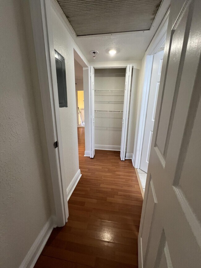 Building Photo - 3857 Coral Tree Cir