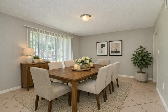 Building Photo - 10019 Overview Dr