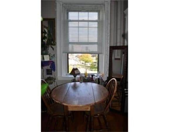 Building Photo - 122 Riverway