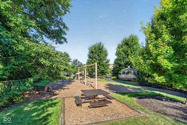 Building Photo - 13636 Falcon Way