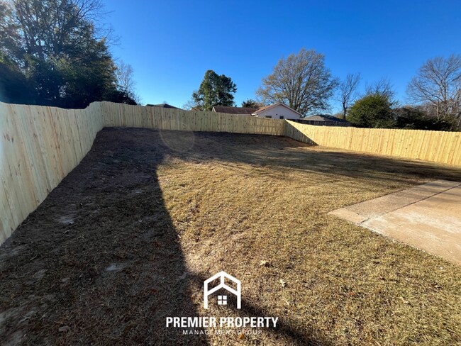 Building Photo - 211 Burwood Dr