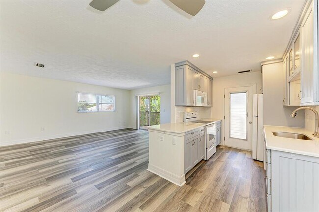 Building Photo - 616 Guild Dr