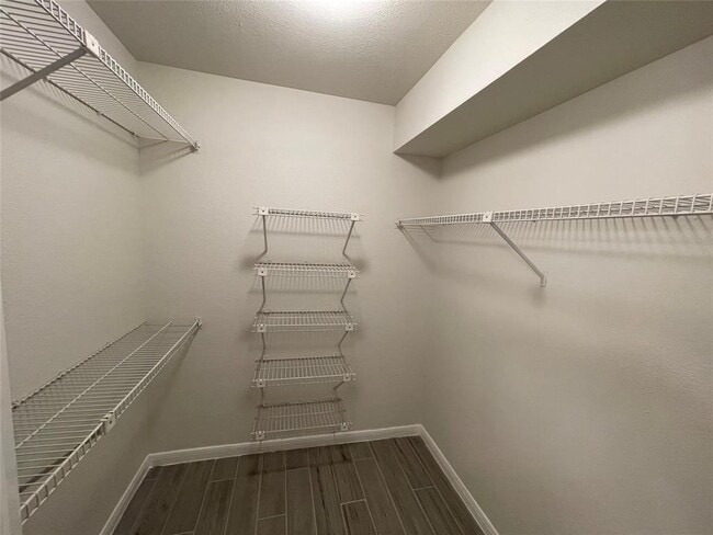 Building Photo - 14600 Fonmeadow Dr