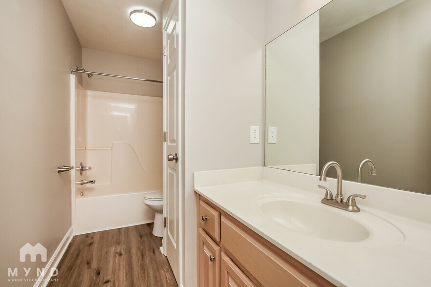 Building Photo - 404 Bridgeton Cove Ct