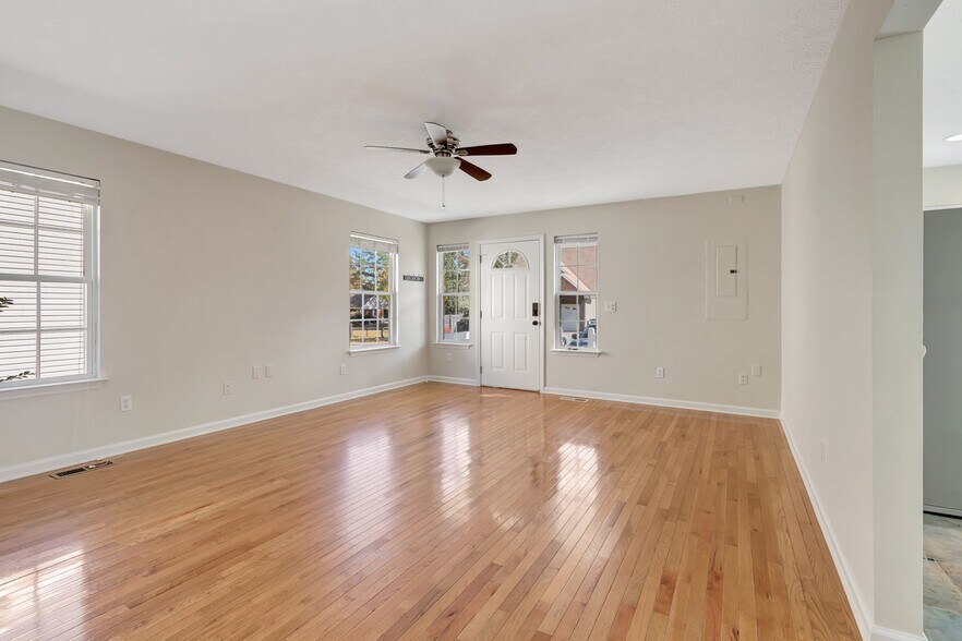 Building Photo - 1549 Cora Dr