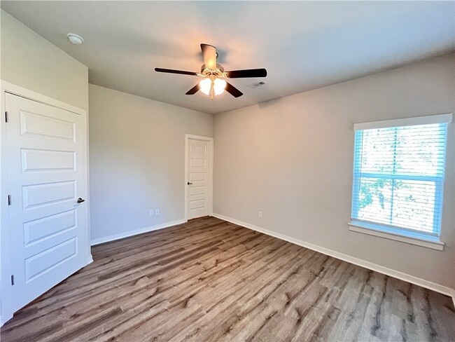 Building Photo - 1452 Sligo St