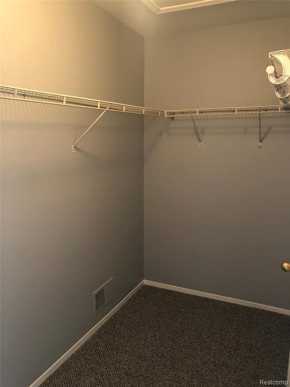 Building Photo - 234 Stonegate E