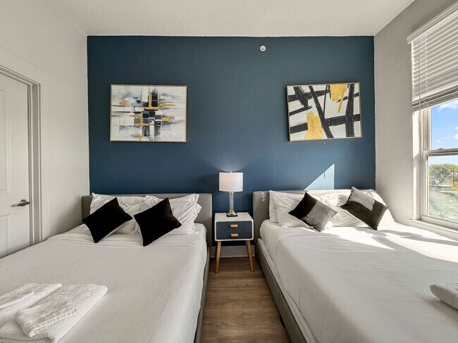 Building Photo - 2916 Indiana St