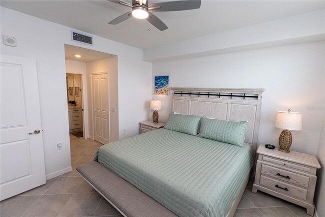 Building Photo - 15375 Grn Acrs Ave