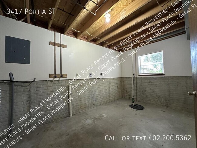 Building Photo - 3417 Portia St