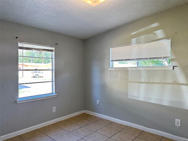 Building Photo - 3359 Frick Rd