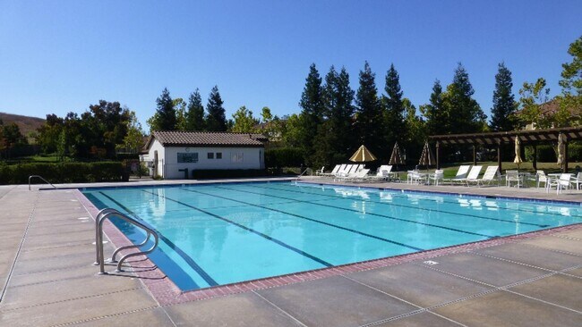 Building Photo - Former Model Home in Desirable Bridges Com...