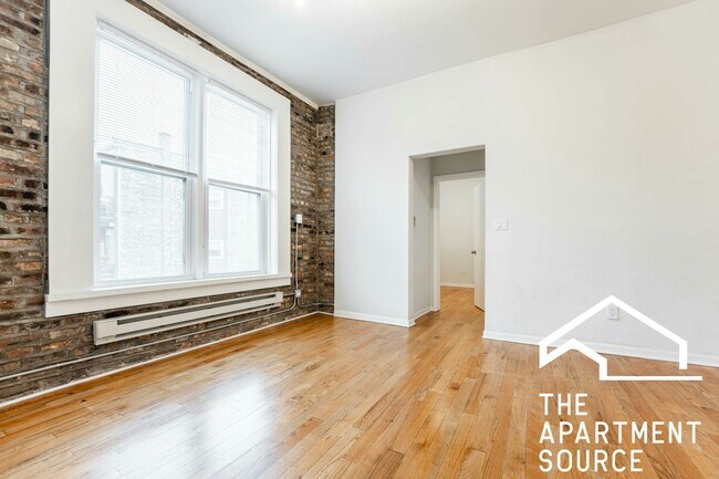 Building Photo - 1349 N Wells St