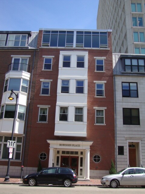 Building Photo - 10 Bowdoin St