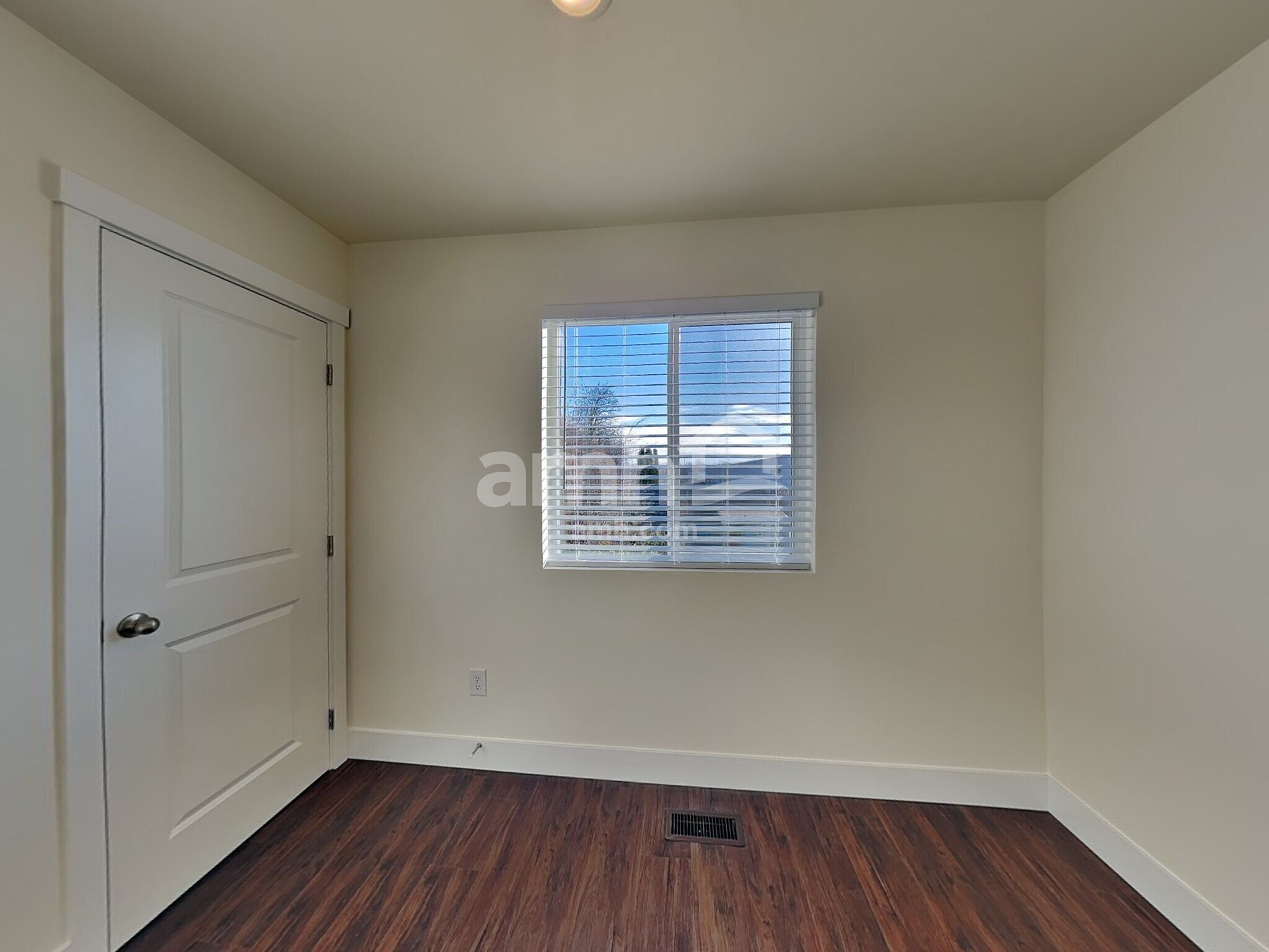 Building Photo - 11423 W Mesquite St