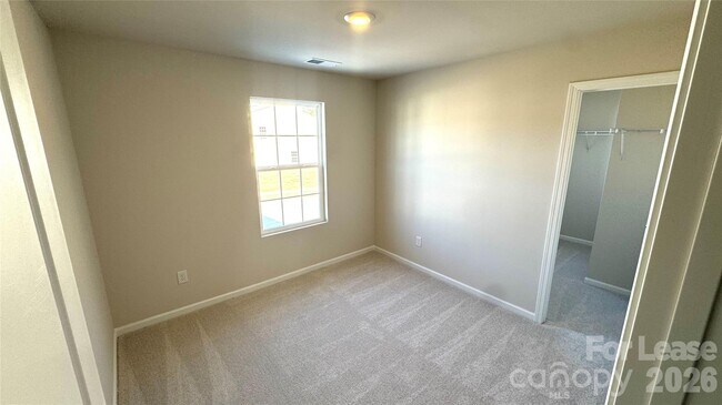 Building Photo - 3307 Crawford Ave