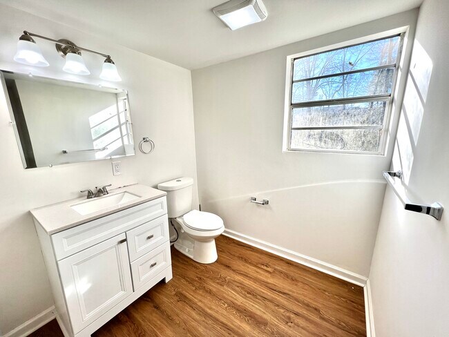 Building Photo - 5254 Byers Rd