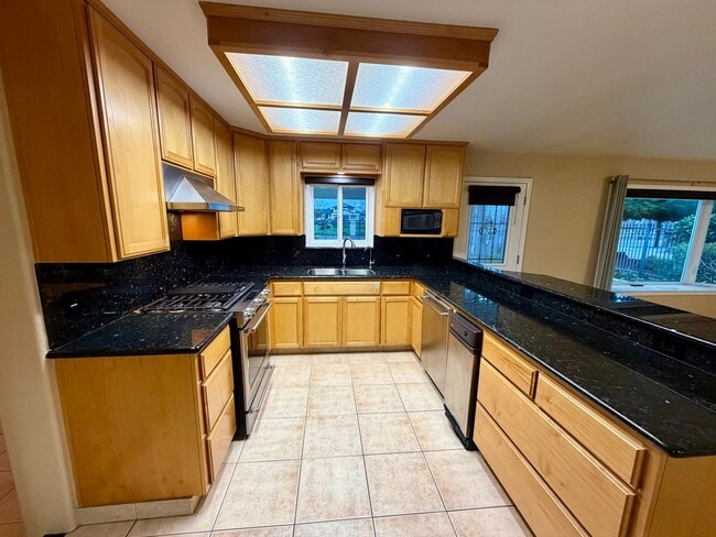 Building Photo - 3 Bed 1 Bath on a quiet country road