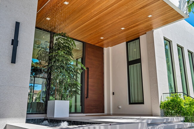 Building Photo - 408 Coral Way