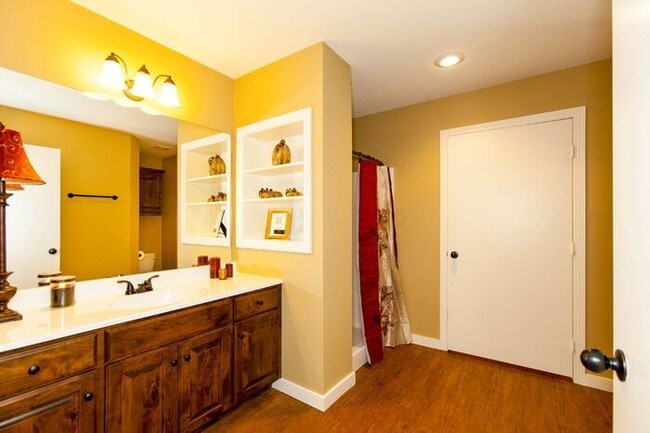 Building Photo - Coming Soon! Stunning 3 bed, 2 bath, 1 car garage located in West Tyler!!