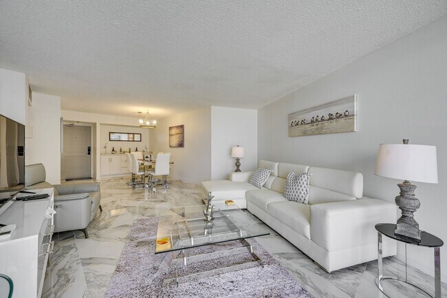 Building Photo - 320 Seaview Ct