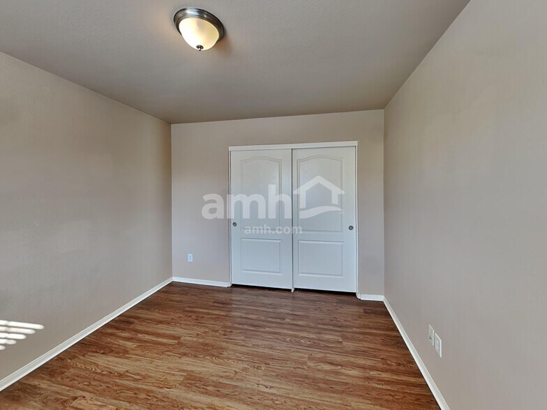 Building Photo - 10382 September Flower St