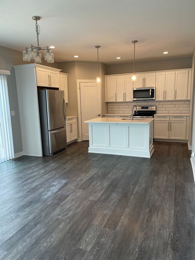 Building Photo - Beautiful newer home in West Des Moines - Waukee School Dist!