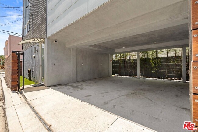 Building Photo - 483 Carroll Canal Ct