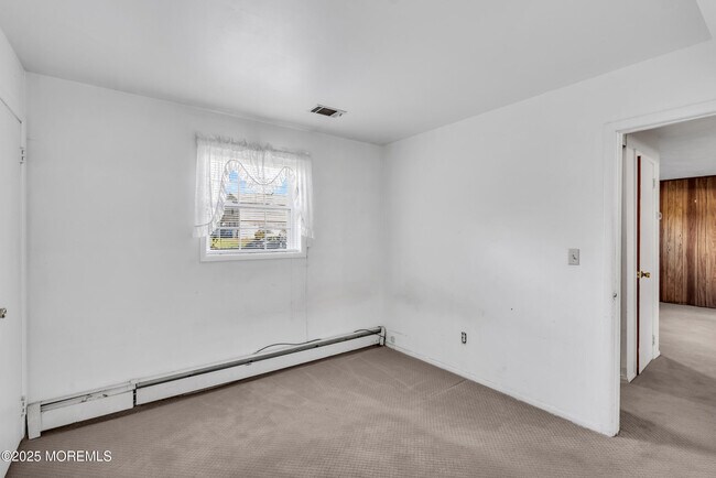 Building Photo - 353 Cokes Dr