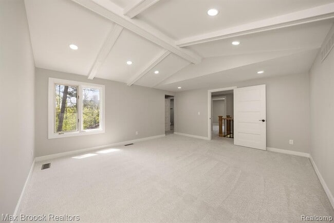 Building Photo - 5240 Clarendon Crest St