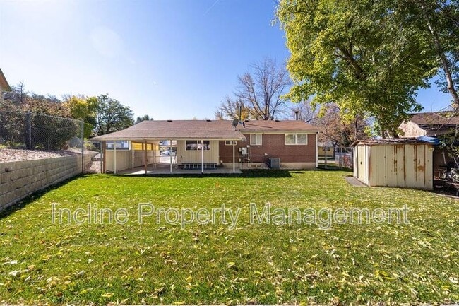 Building Photo - 10551 Violet Dr