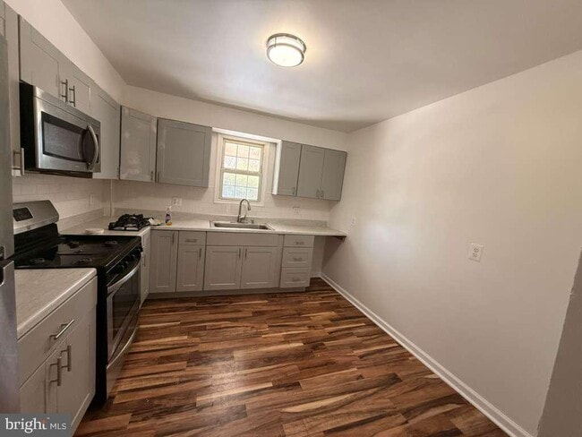 Building Photo - 9722 51st Ave