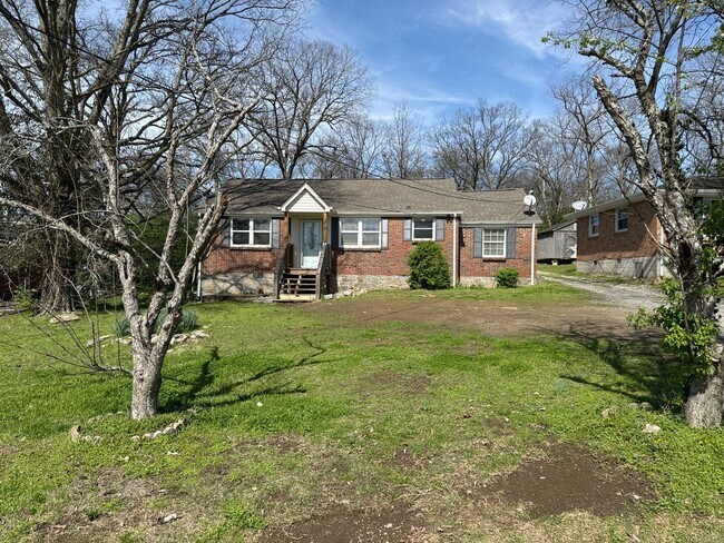 Building Photo - 705 Yowell Ave