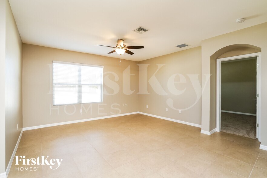 Building Photo - 1402 NW Juanita Pl