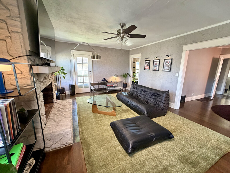 Building Photo - 3836 Wyandotte St