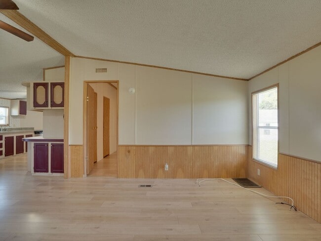 Building Photo - 3 Bedroom Single Family Home in Lady Lake