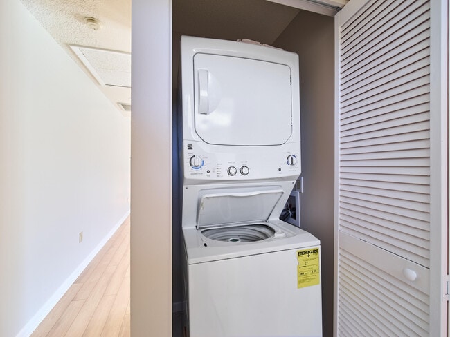 Building Photo - 5532 Golden Eagle Cir