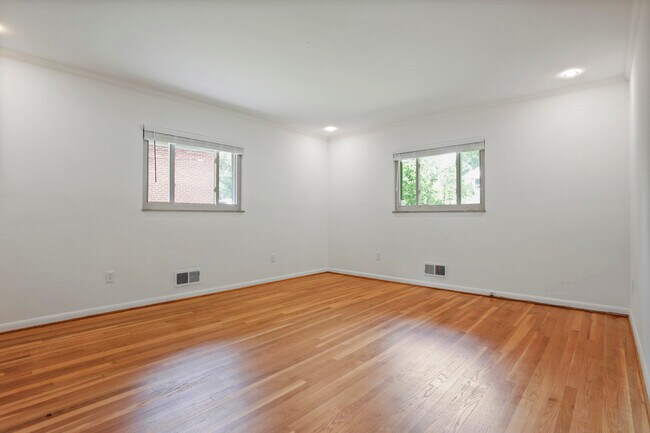 Master Bedroom - 2663 Charing Rd