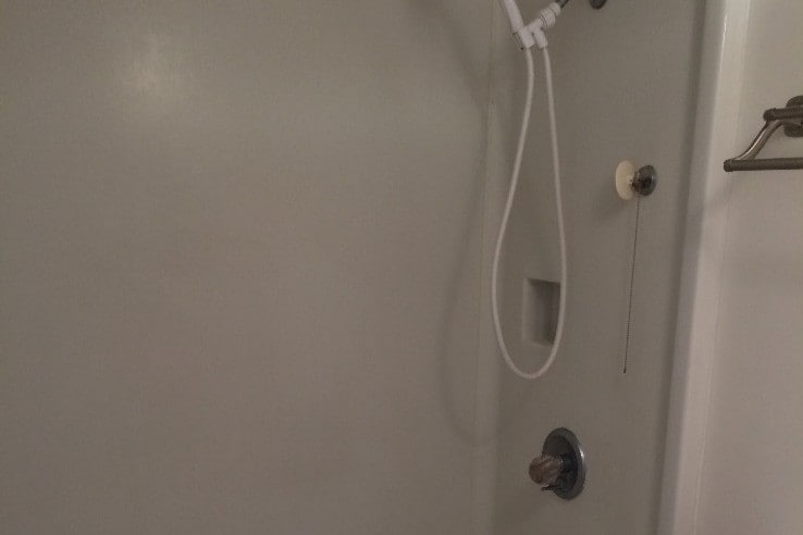 Bathroom shower - 98-500 Koauka Loop