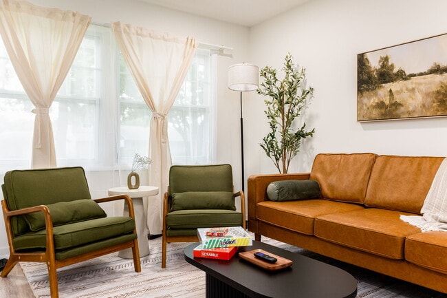 Building Photo - 1321 Browne Ln