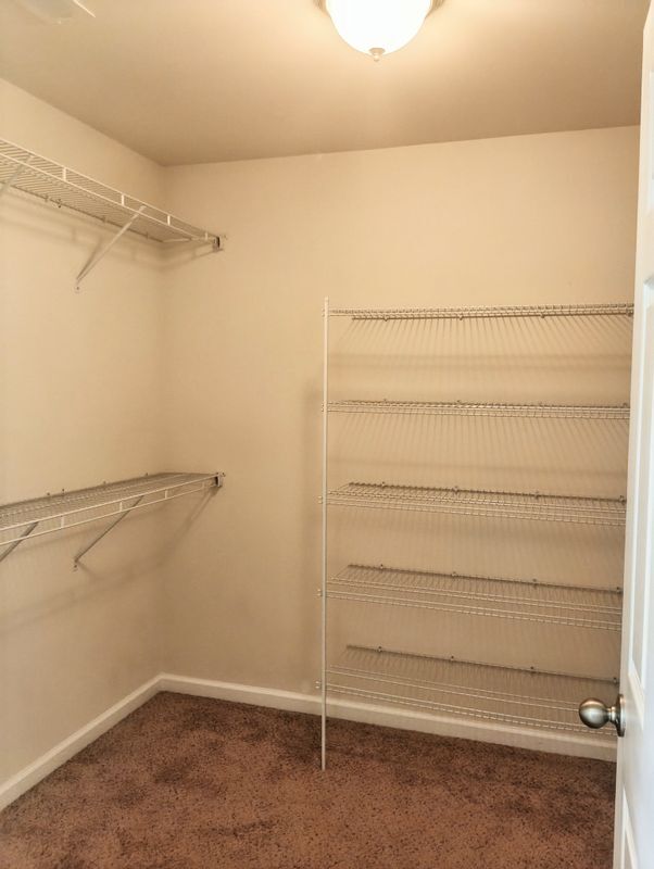 Building Photo - 2913 Lakeview Pkwy