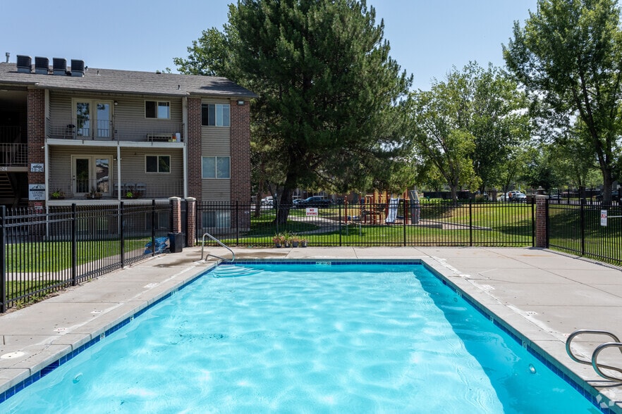 Primary Photo - Cambridge Cove