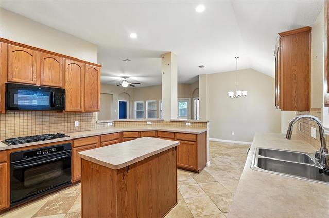 Building Photo - 3011 Clear Springs Dr