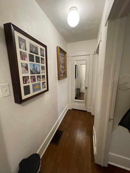 Building Photo - 198 W Center St