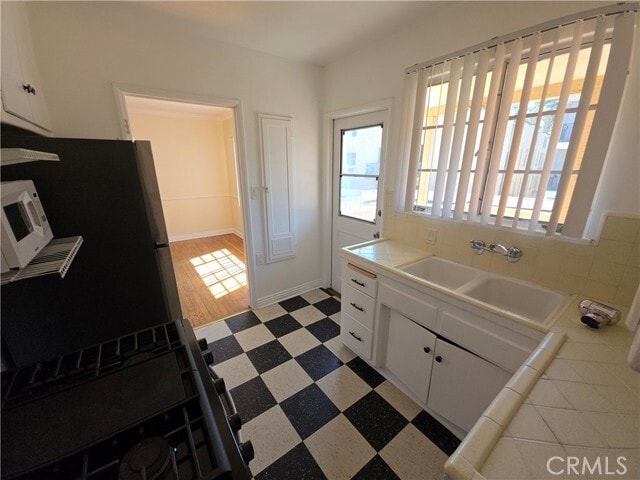 Building Photo - 575 Levering Ave