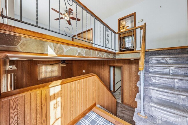 Building Photo - 62 Pinho Ave