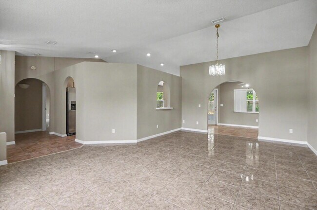 Building Photo - Charming Rental on Quiet Cul-de-Sac!