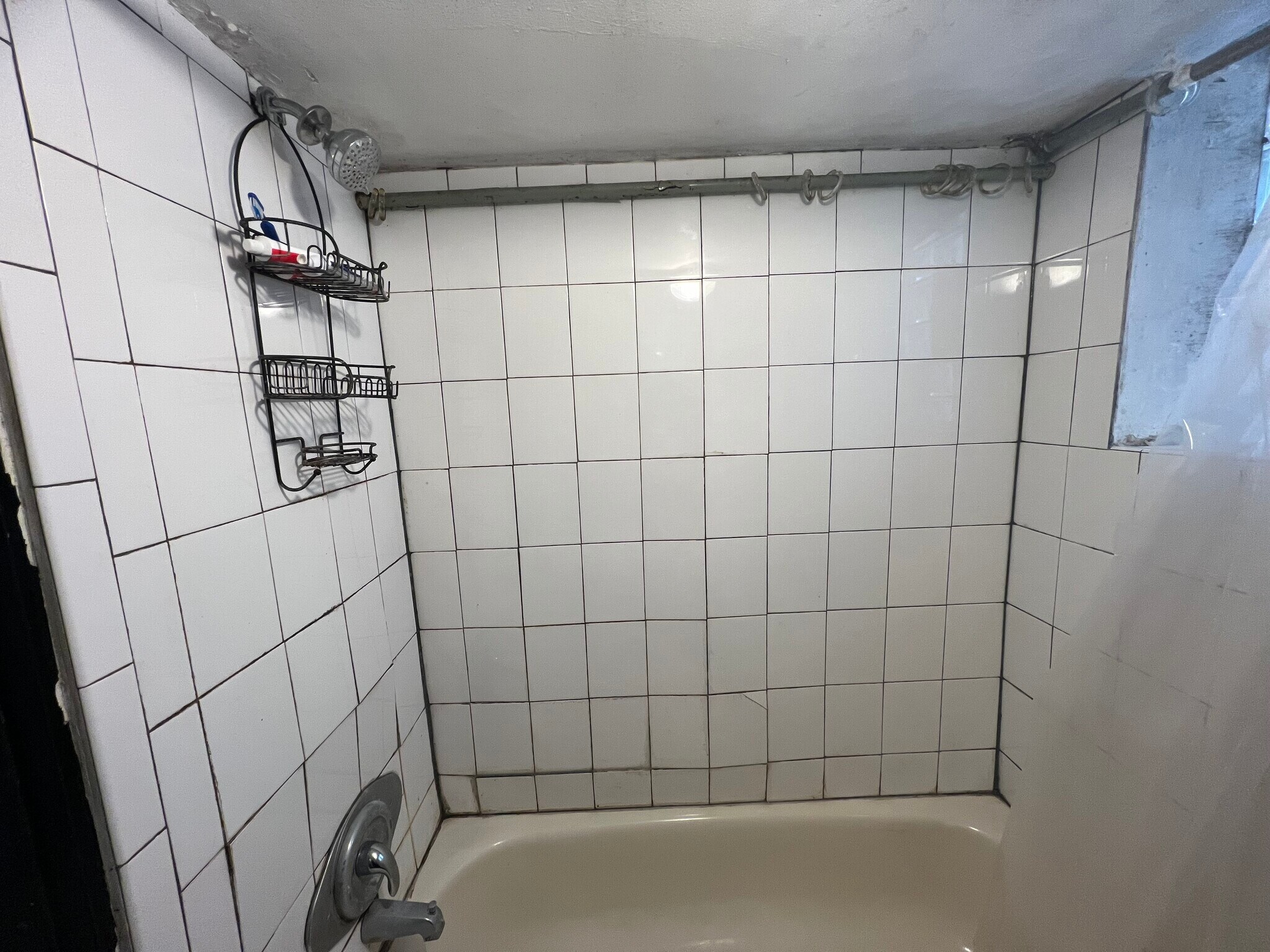 Building Photo - 1620 W Thome Ave