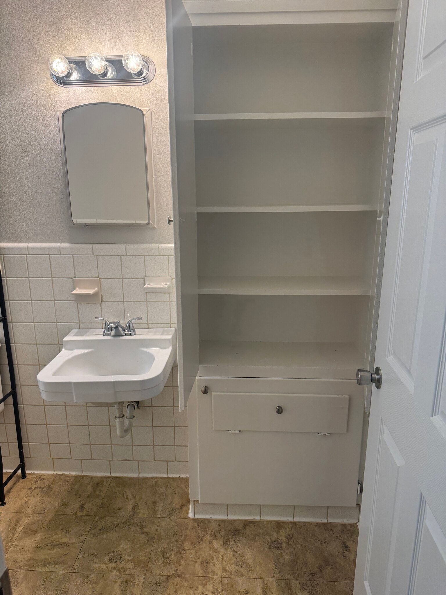 Building Photo - 219 Mitchell St